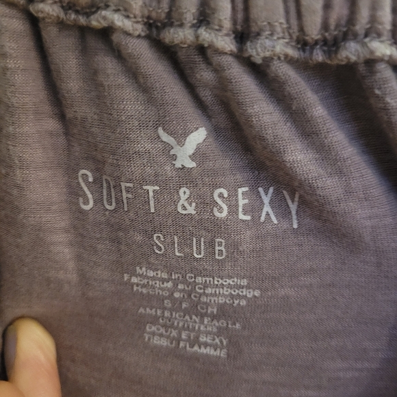 AE Off Shoulder Top - Picture 3 of 3